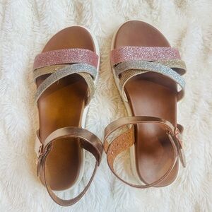 Kids size 3 sandals